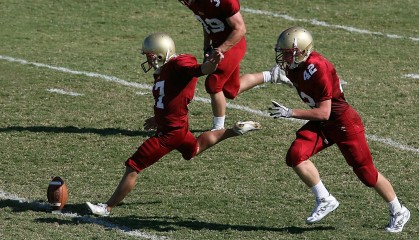 爱游戏娱乐平台-广州队主场获胜，取得胜利保持不败纪录，足球广州队主场在哪里