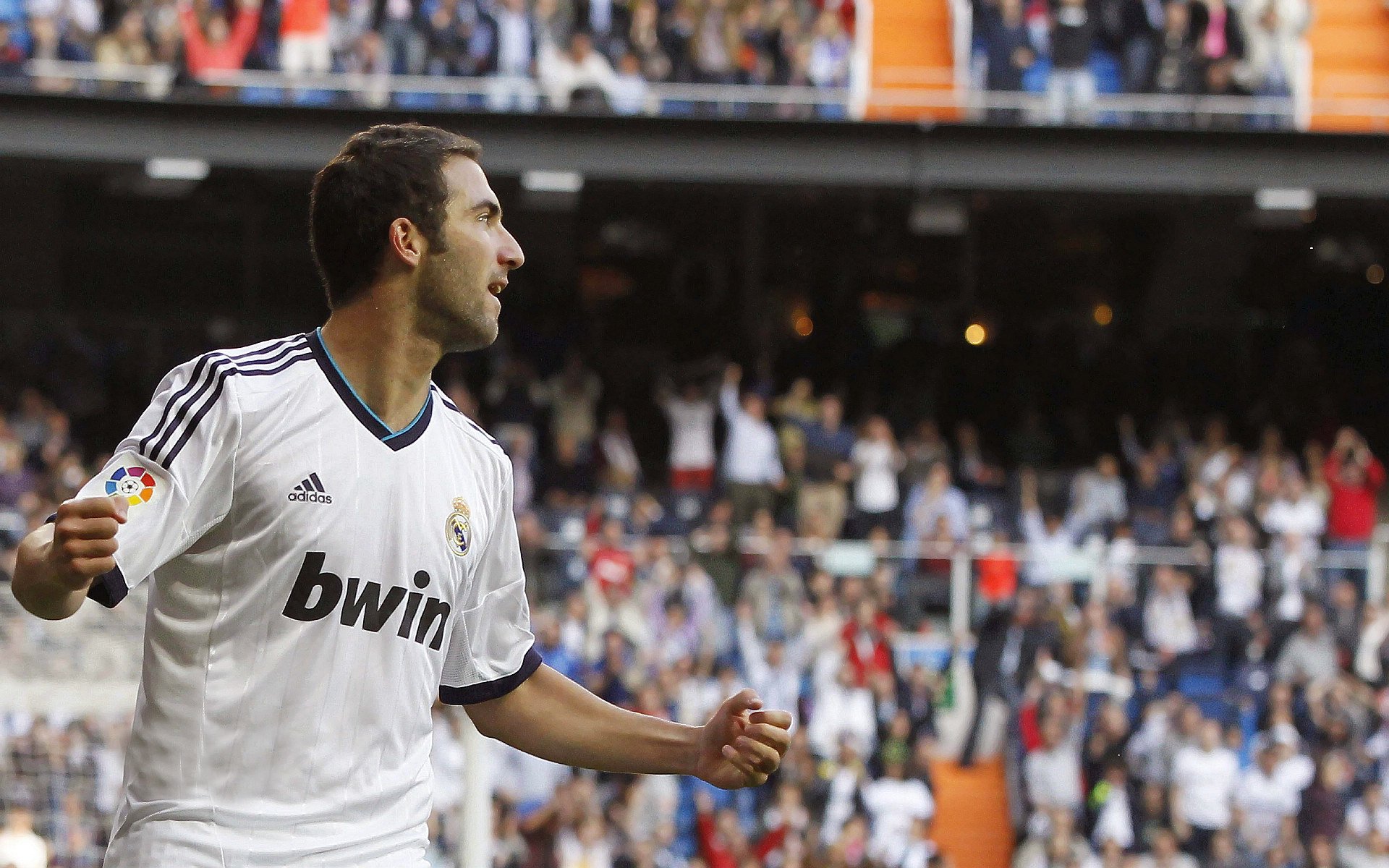 中超球队体能训练加强,比赛节奏加快,中超球员规则