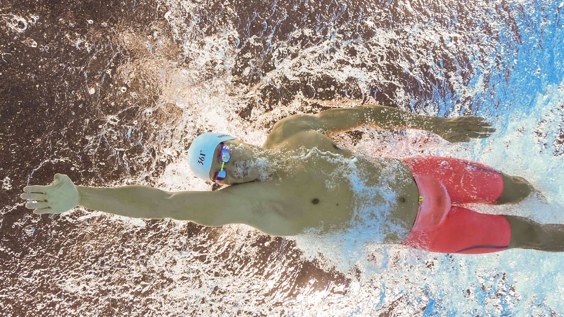 布鲁诺·卡博克洛在巴黎奥运会小组赛中砍下33分，17个篮板，43个效率值